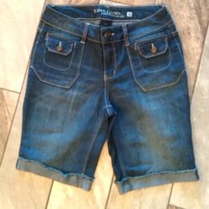 Nwot Bermuda short size 4